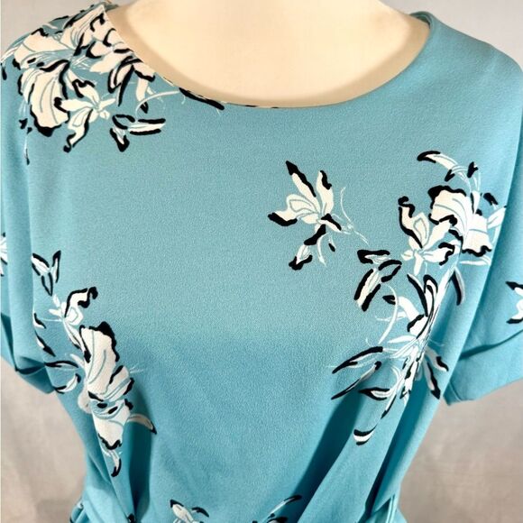 Worthington beautiful blue floral print tie front top size medium - Picture 2 of 6